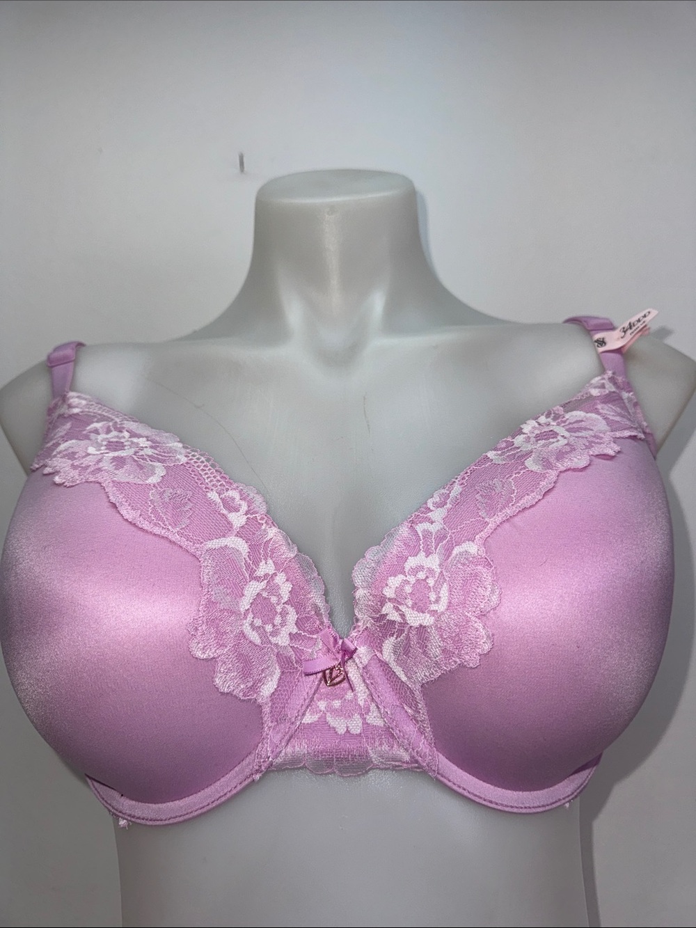 Victoria's Secret Satin Push-Up Bra - Light Pink with Lace Sz 34DDD NWT